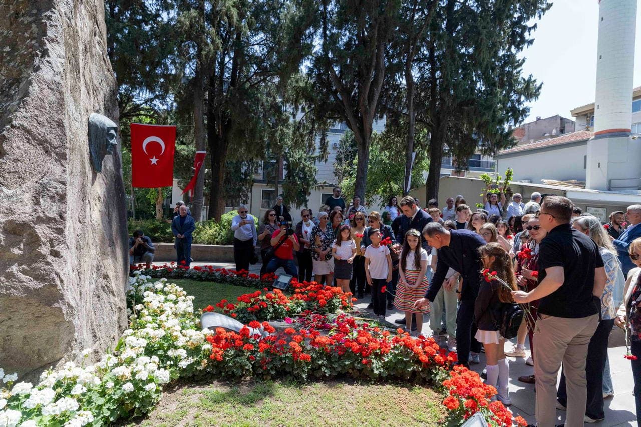 Cemil Tugay: Zübeyde Anamız, hepimiz sizin evlatlarınızız